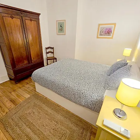 At In * ליסבון